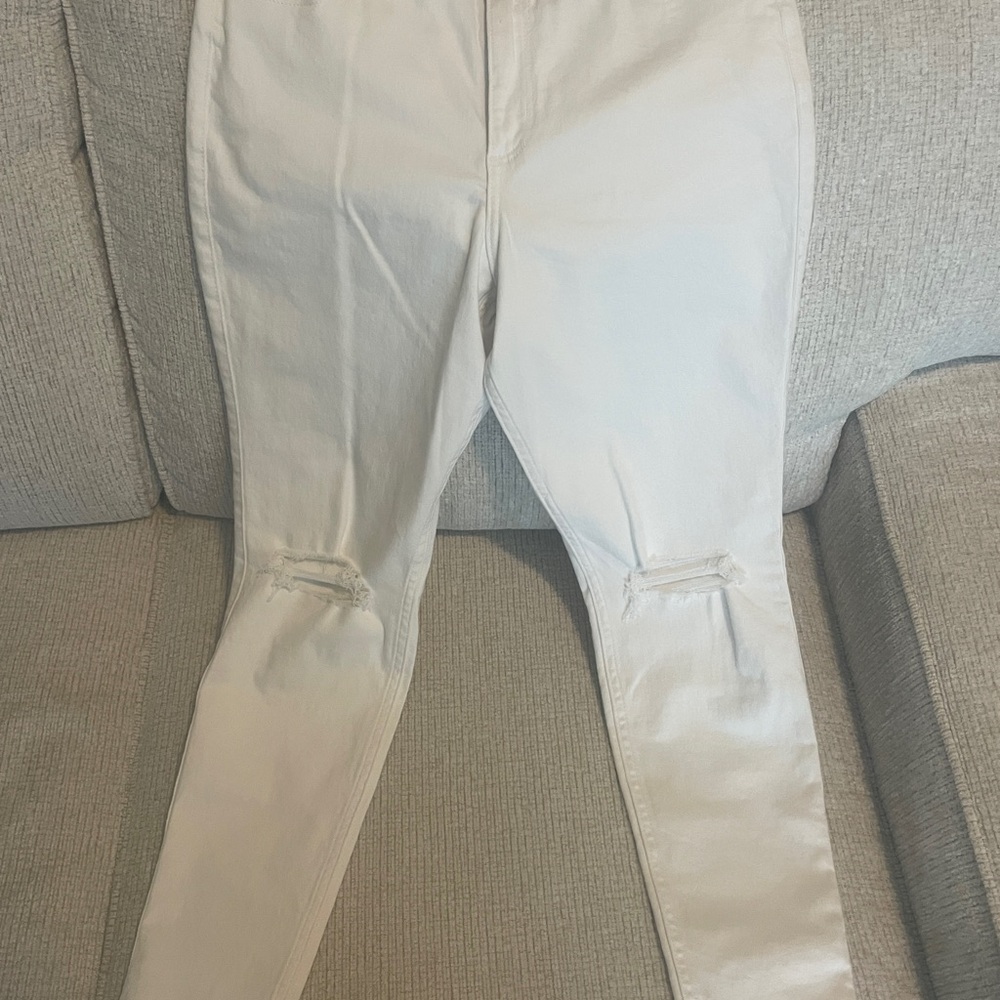 BNWT Hollister Women's Cream Skinny Jeans